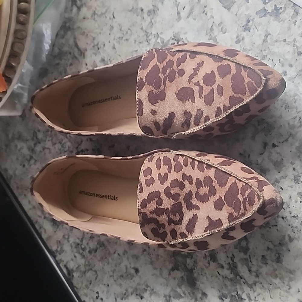 Leopard print flats